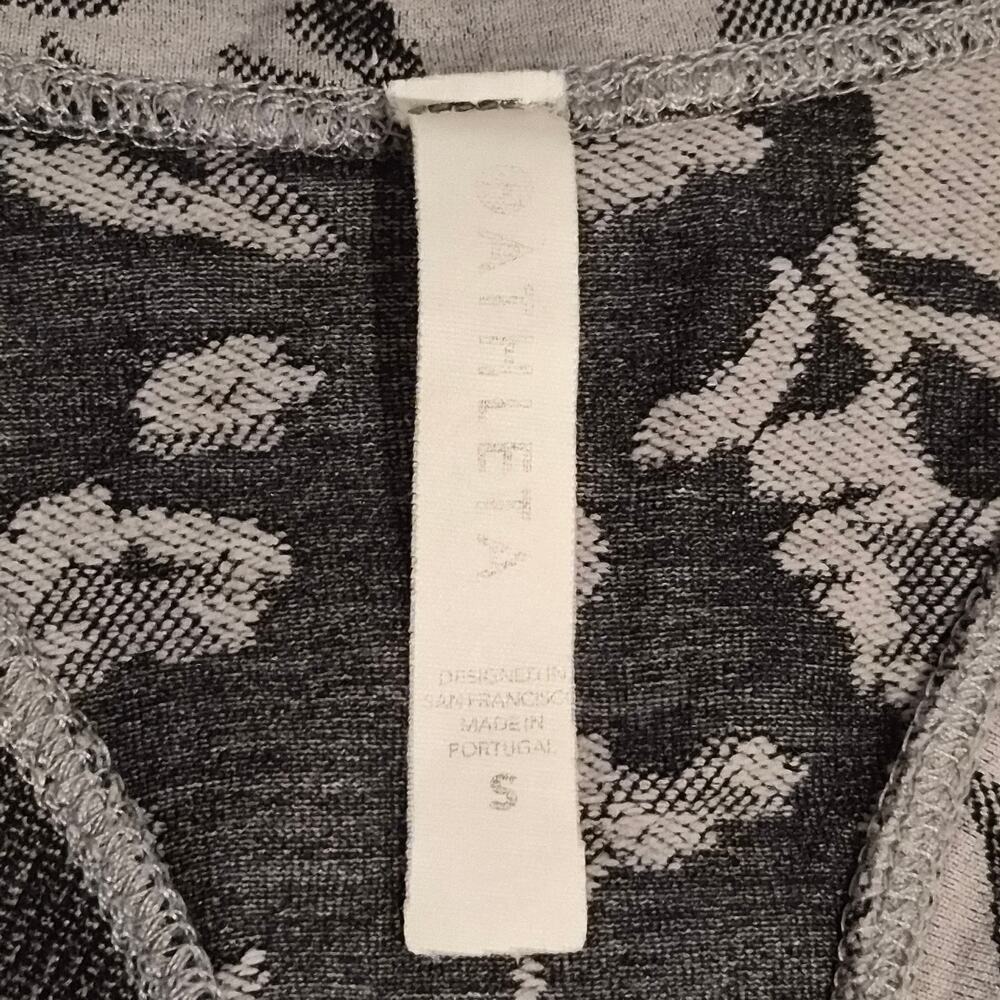 Athleta Gray Black Floral Jacquard Seamless Racerback Tank Top Small 631841-00 - Picture 6 of 8